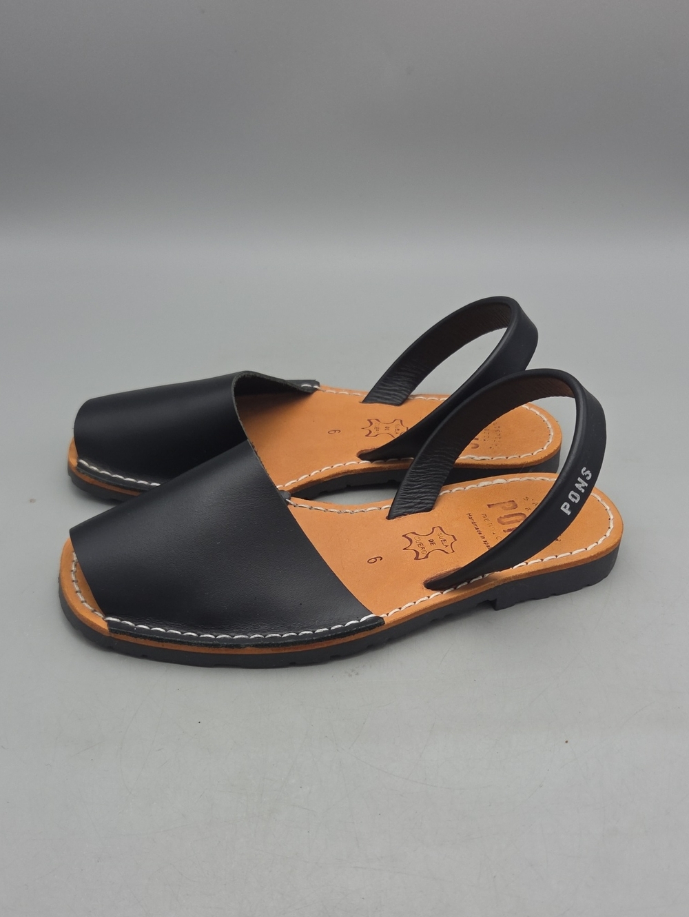 PONS Avarcas Classic Style in Black Women 6